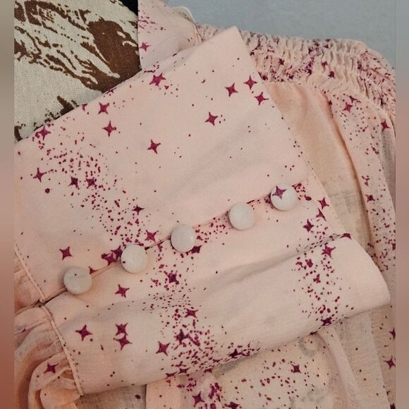 Free People: Beautiful, flowy, long sleeve blouse. - Picture 4 of 7